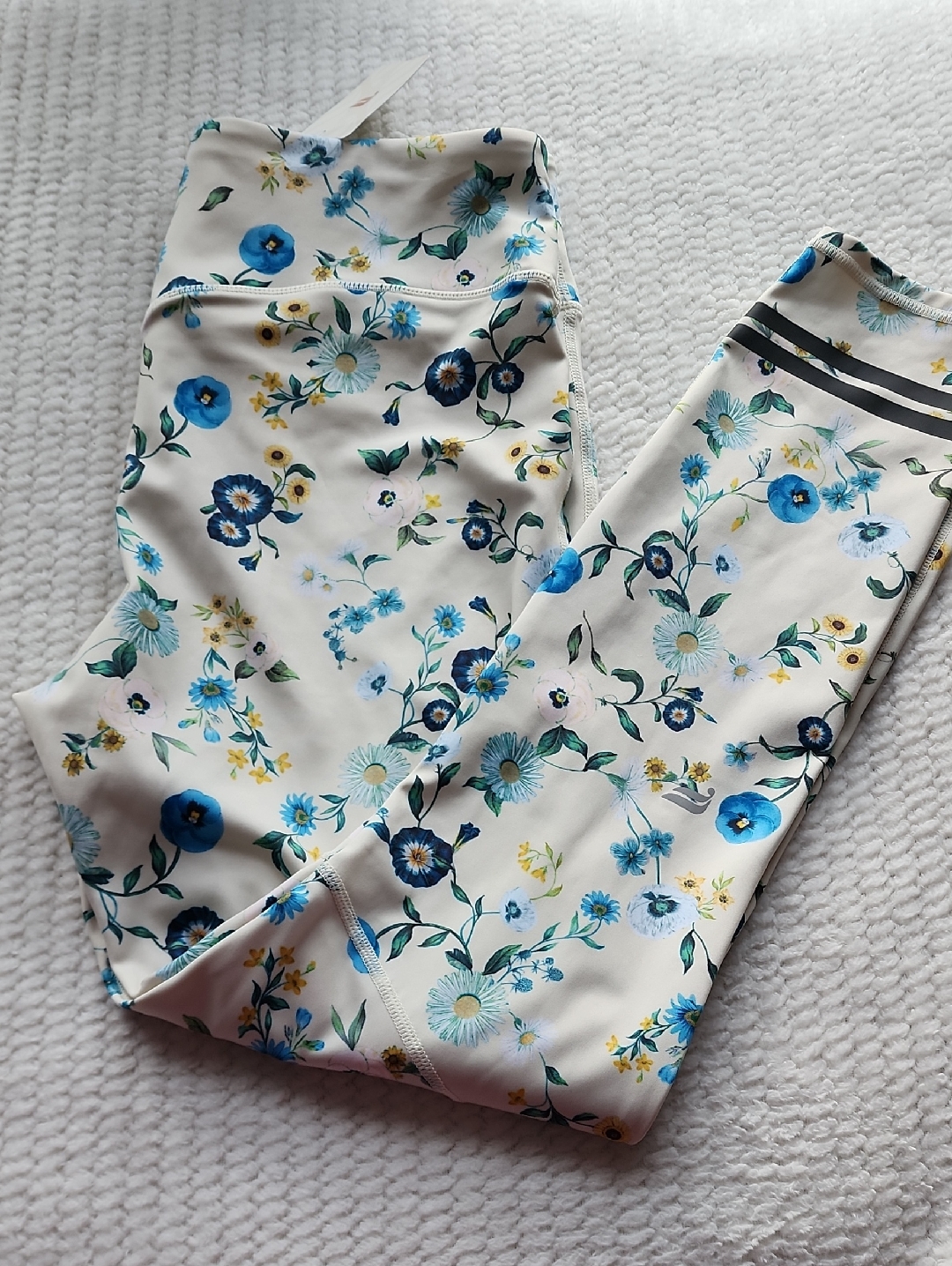 Fabletics Motion 365 Floral High-Waist Leggings - Blue & Cream